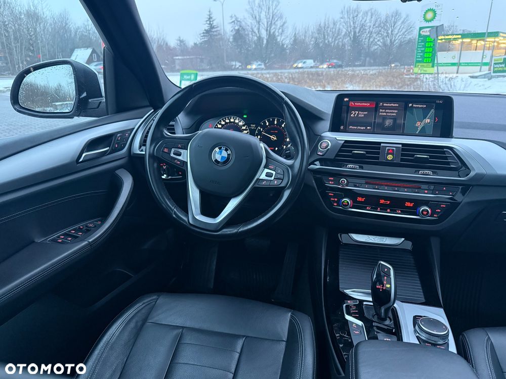 BMW X3 xDrive20i sport - 25