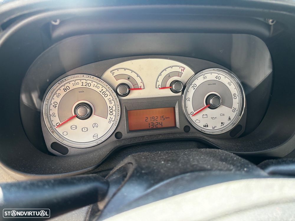 Fiat Linea 1.3 M-Jet Emotion - 10