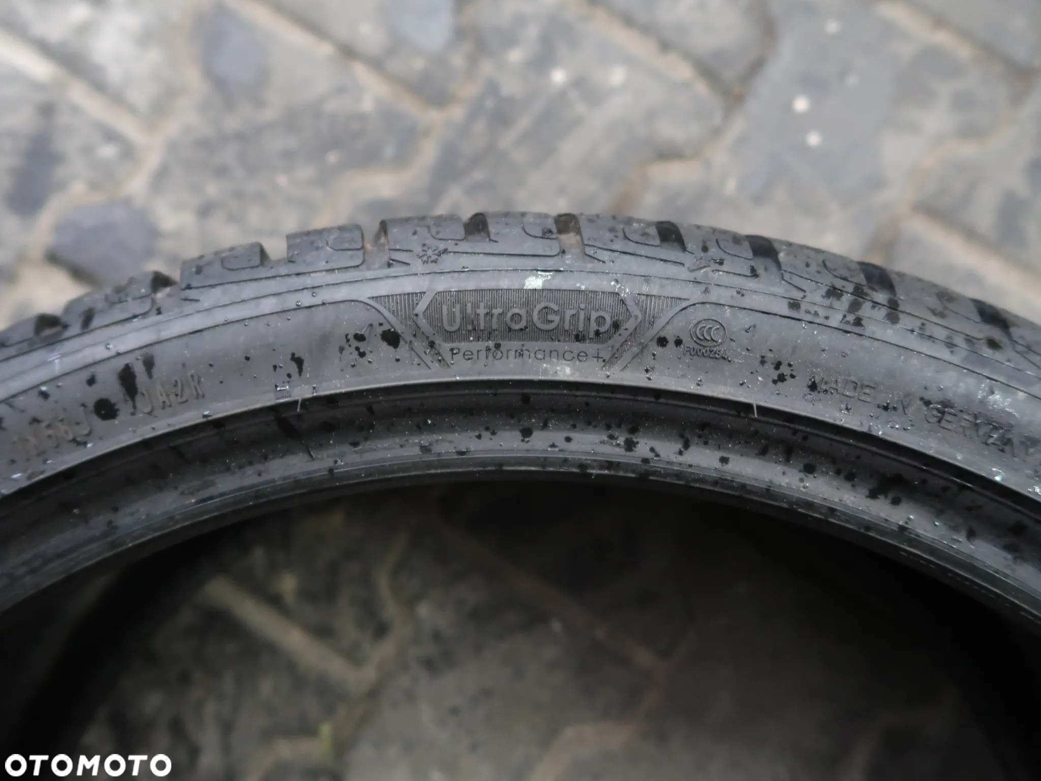 Opona Goodyear Ultra Grip Performance 255/35R21 98V - 2