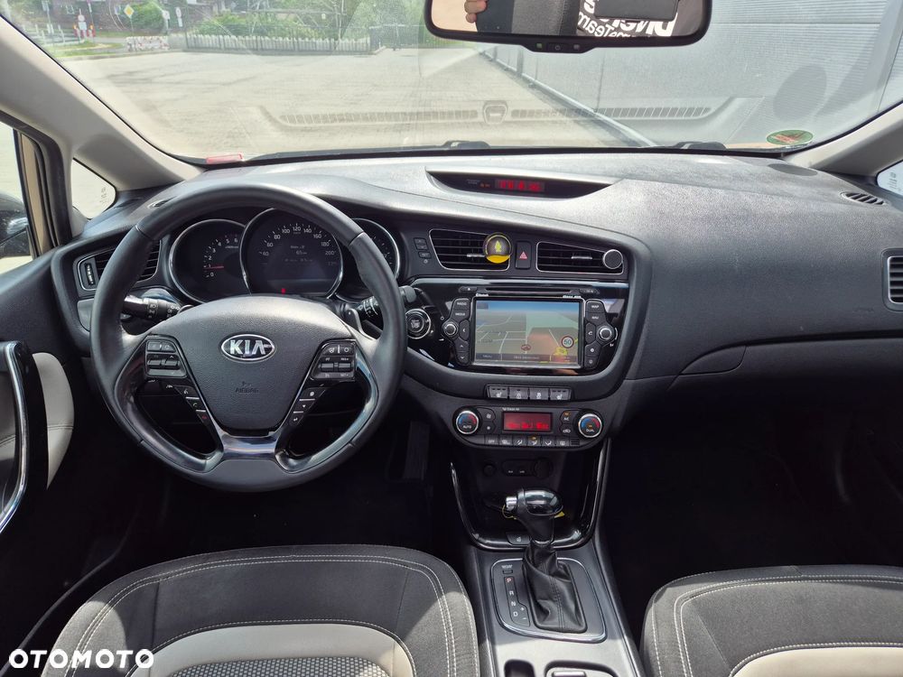 Kia Ceed 1.6 CRDi 128 Platinum Edition - 16