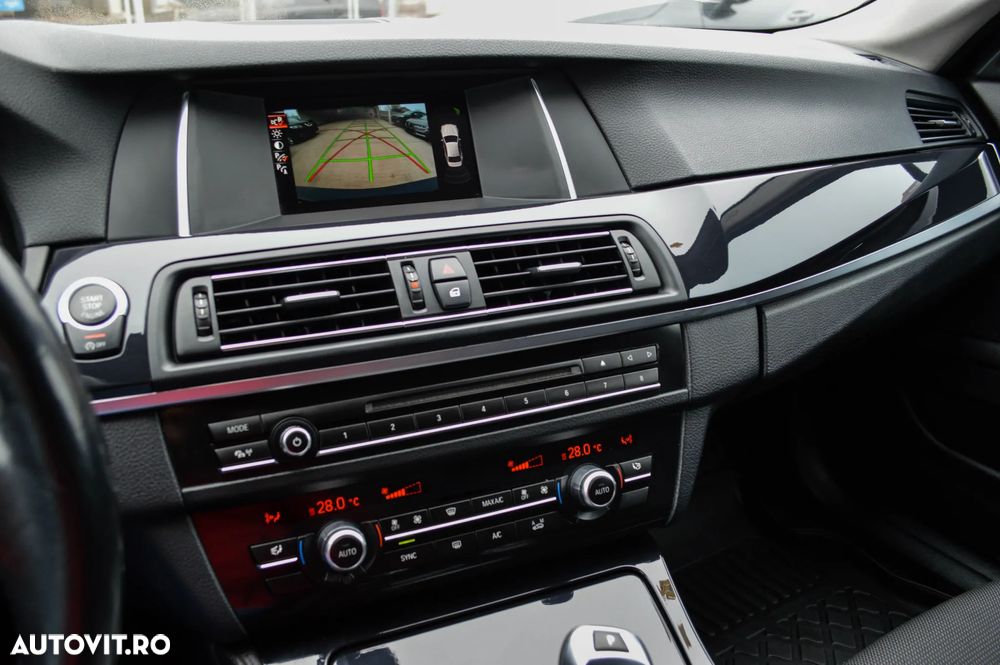 BMW Seria 5 520d Aut. Sport Line - 7