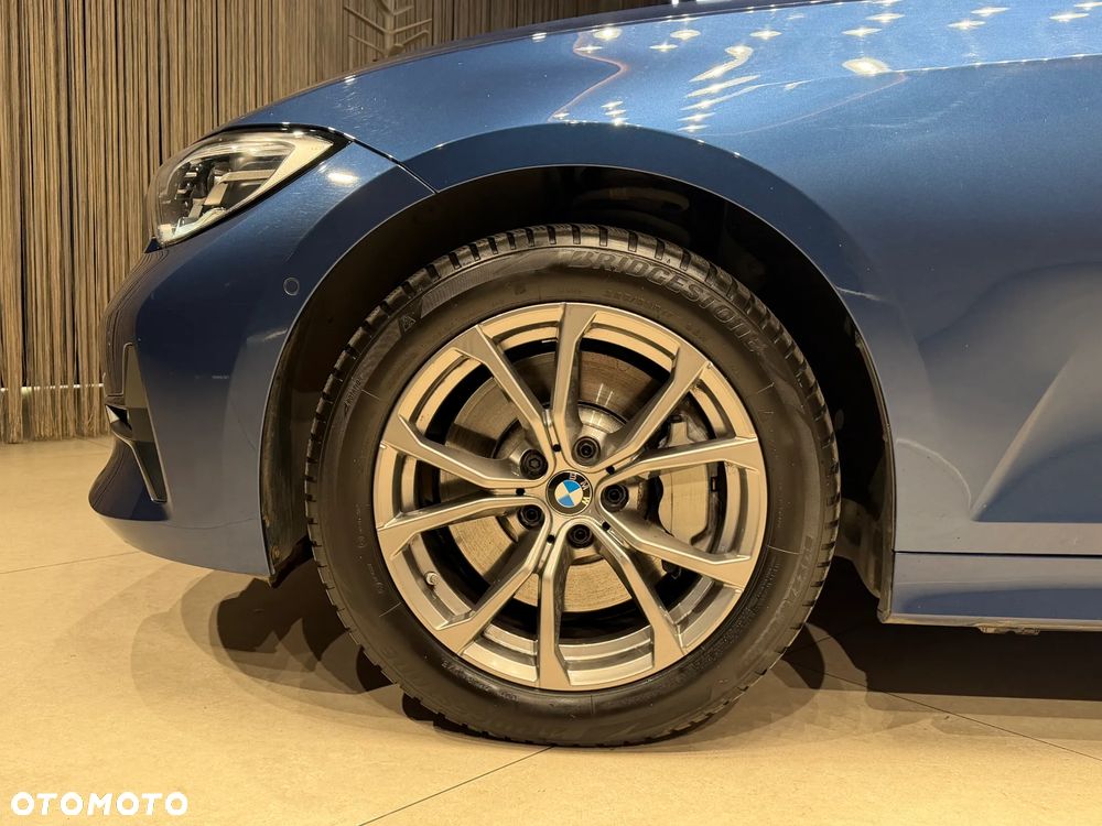 BMW Seria 3 330i xDrive Sport Line - 6