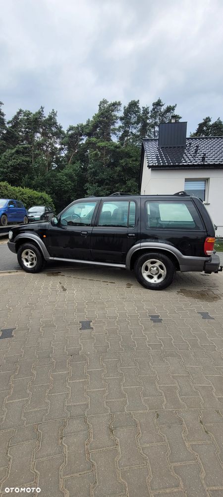 Ford Explorer - 11