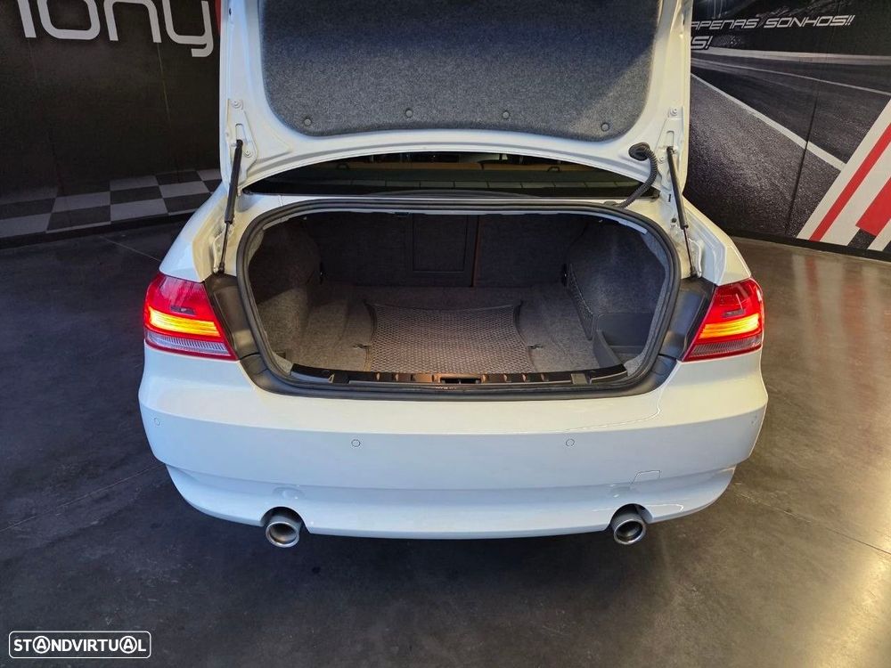 BMW 335 i xDrive Aut. Edition Exclusive - 33