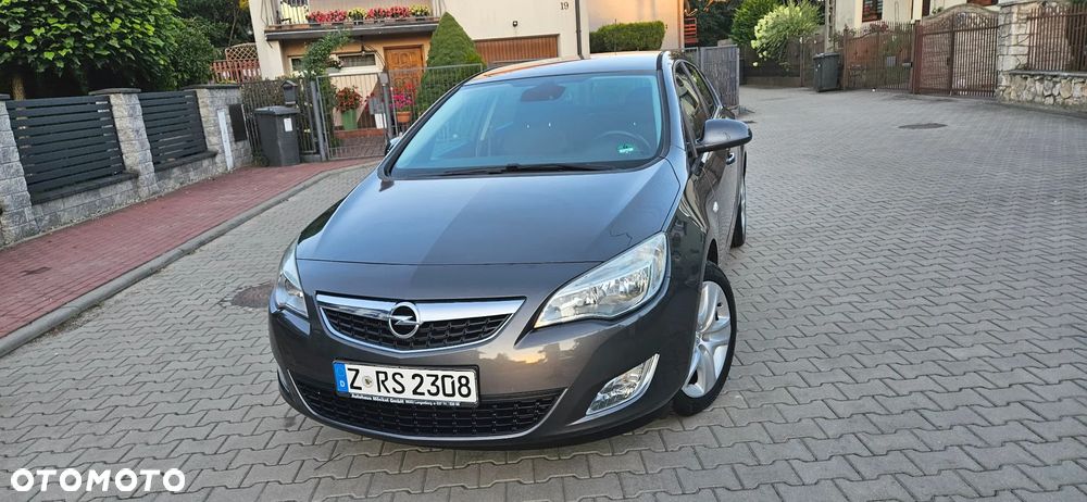 Opel Astra 1.4 Turbo Color Edition - 1