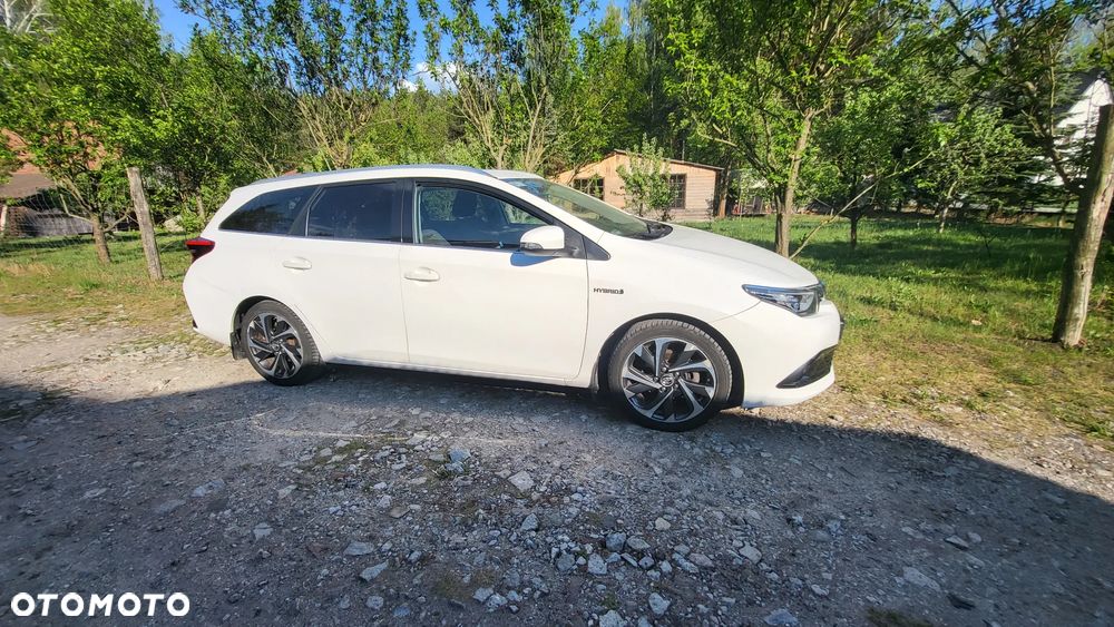 Toyota Auris 1.8 HSD Luna - 1