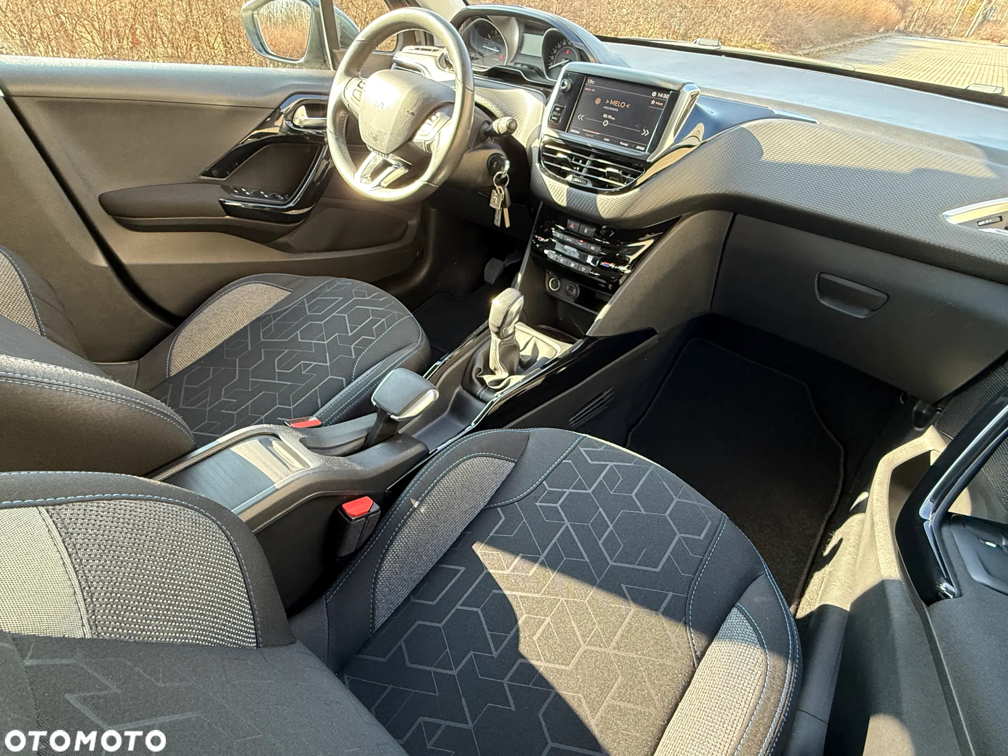 Peugeot 2008 PureTech 82 Signature - 19