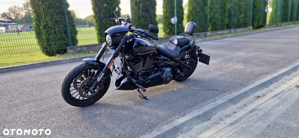 Harley-Davidson Softail Breakout - 5