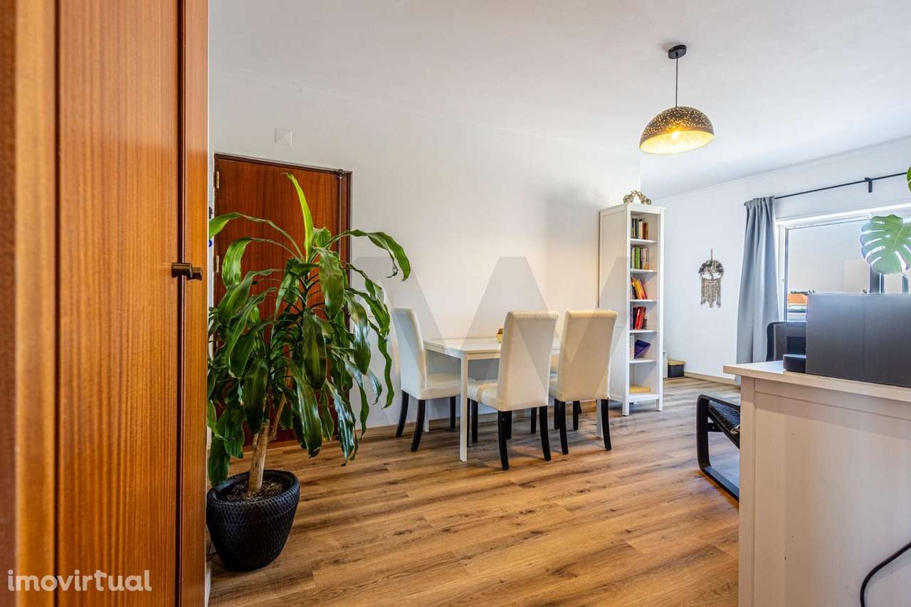 Apartamento T2 com Varanda e Vista Mar em Paço de Arcos - Harmonia e C - Grande imagem: 4/42