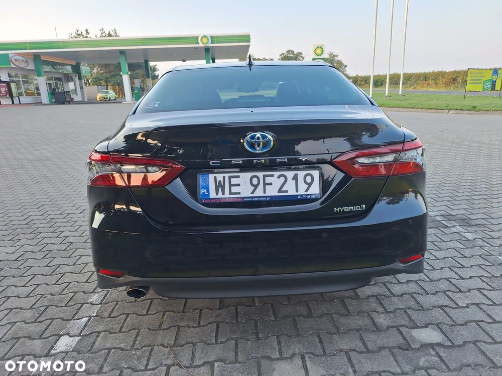 Toyota Camry 2.5 Hybrid Executive CVT - 2
