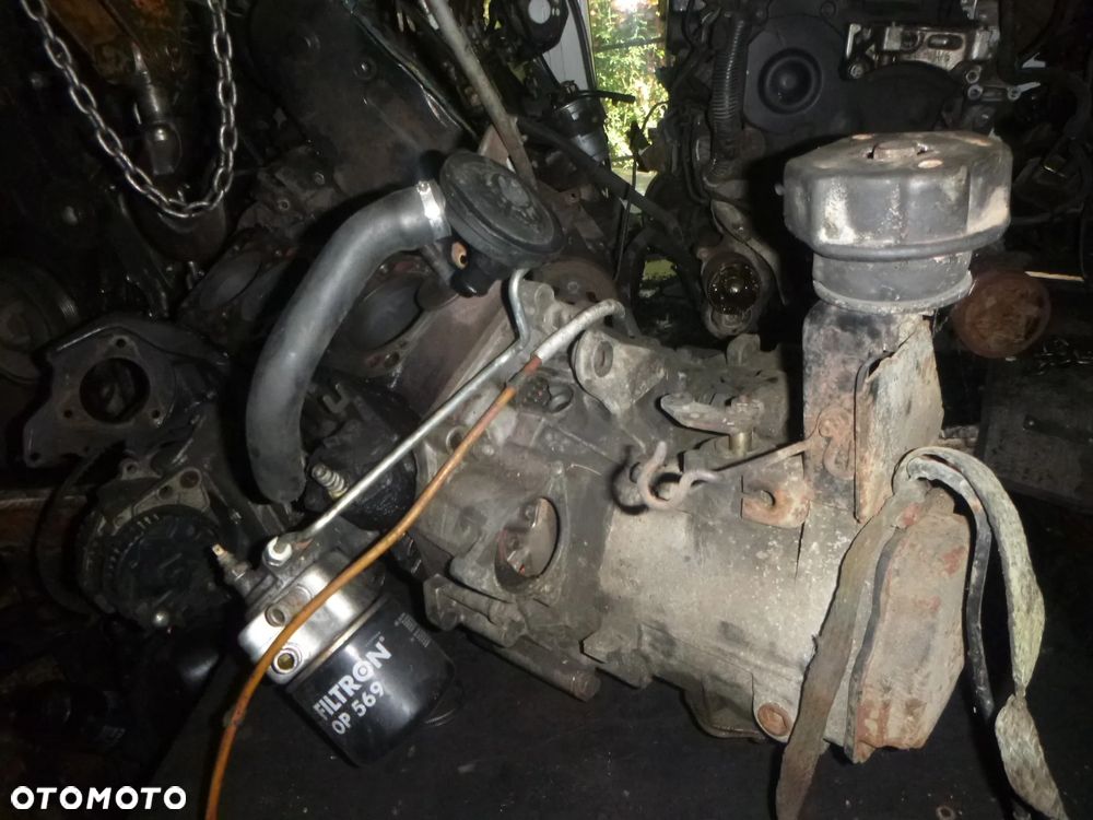 SKRZYNIA BIEGÓW VW T4 1,9D TD 2.4 D CPV - 1