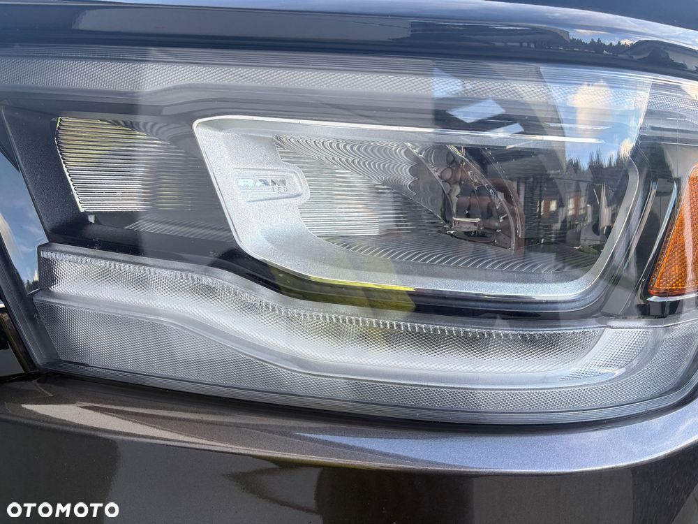 RAM 1500 Crew Cab Shortbed Laramie - 22
