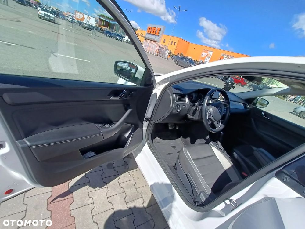 Skoda RAPID 1.2 TSI Ambition DSG - 24