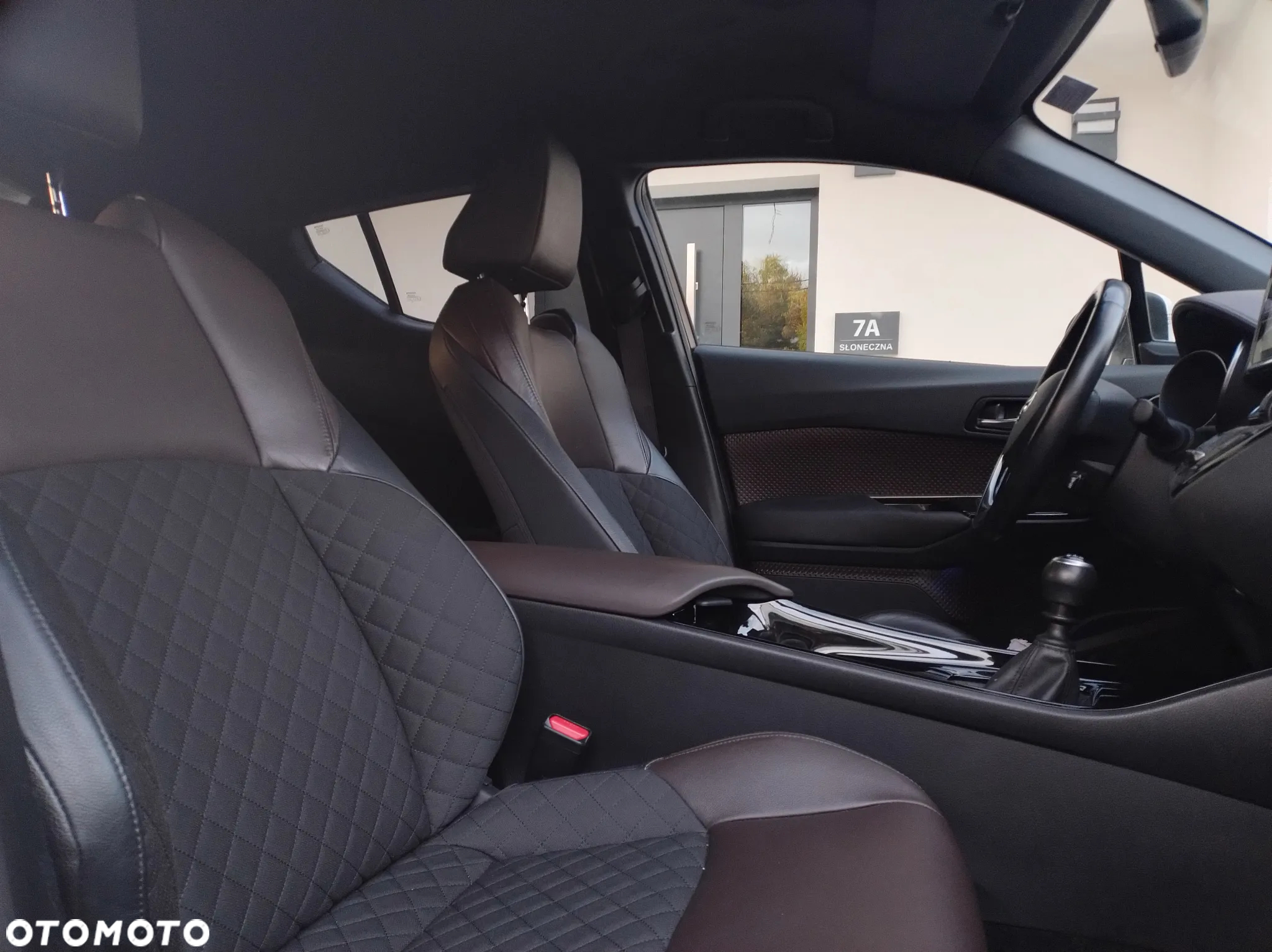 Toyota C-HR 1.2 Turbo Lounge - 13