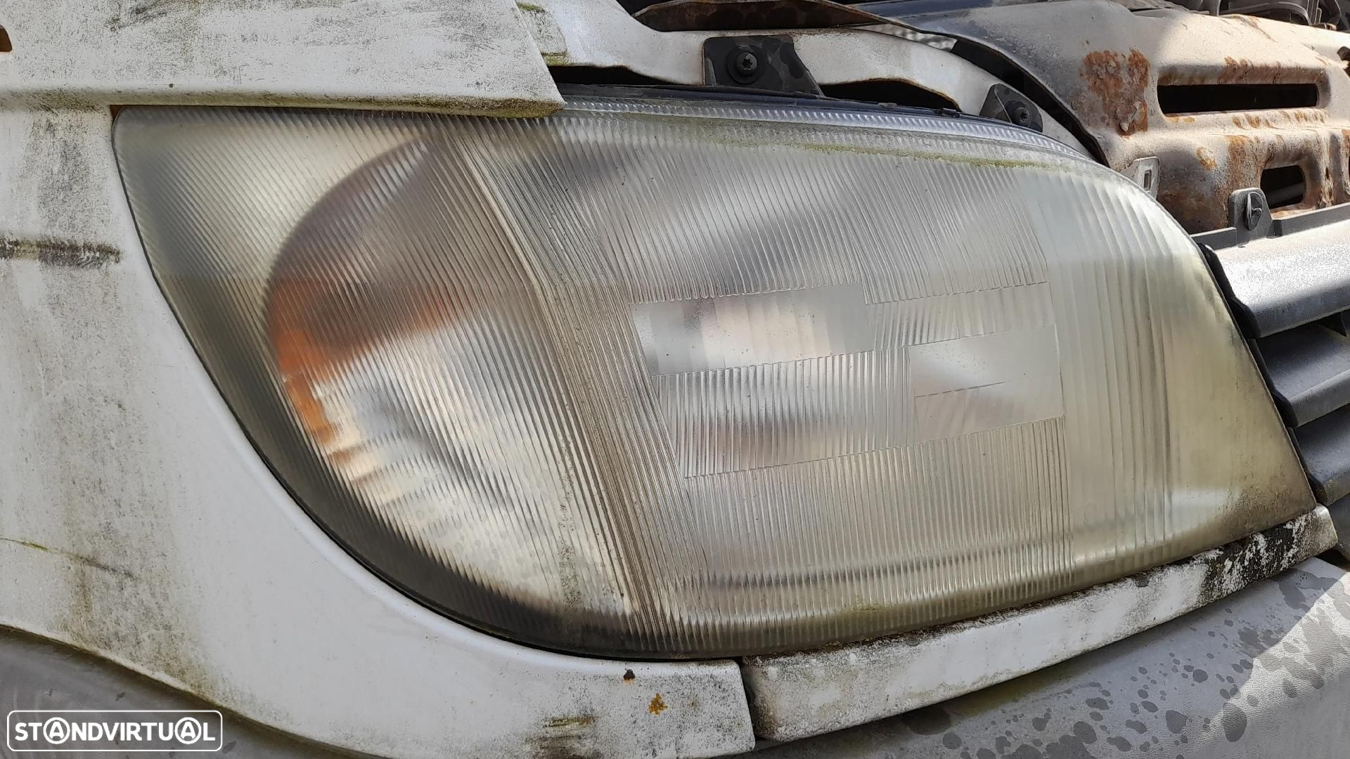 Ótica / farol direita MERCEDES-BENZ Sprinter 2-t Combi (901, 902) - 2