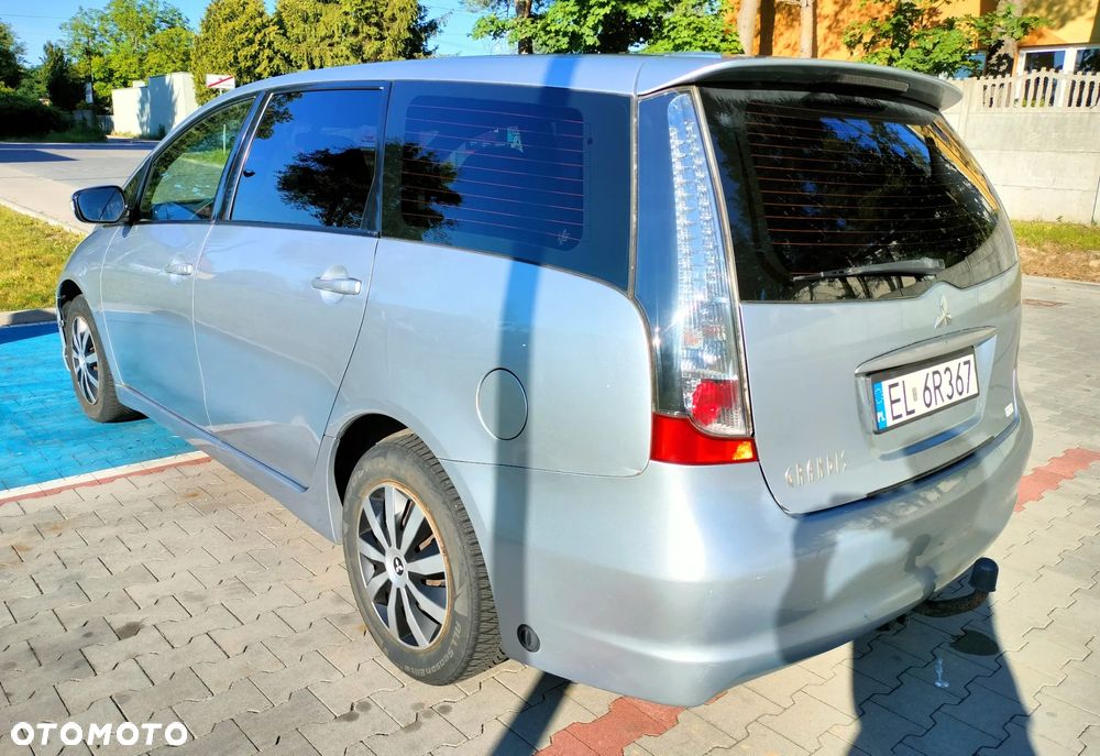 Mitsubishi Grandis - 5