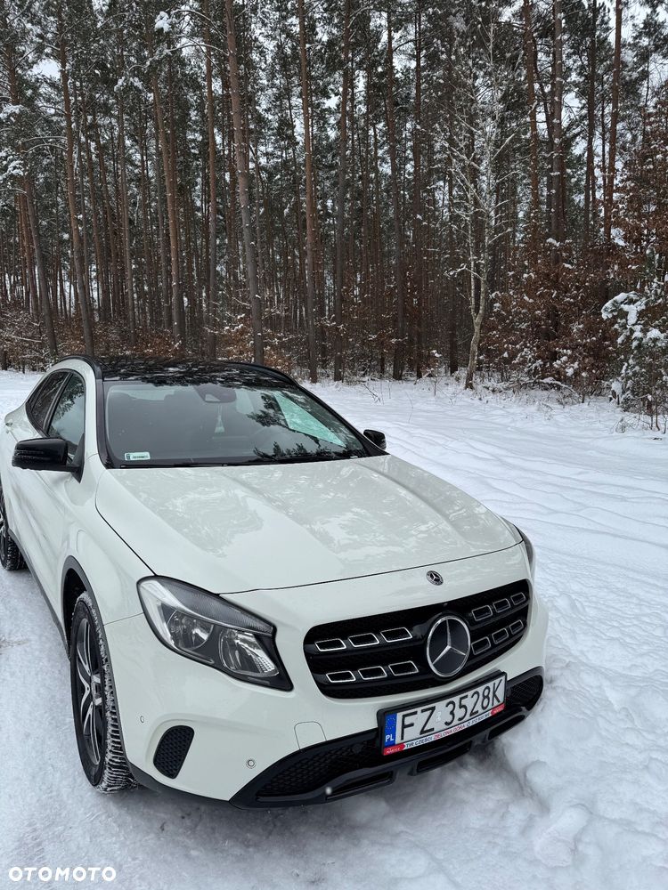Mercedes-Benz GLA 220 d 4-Matic - 5