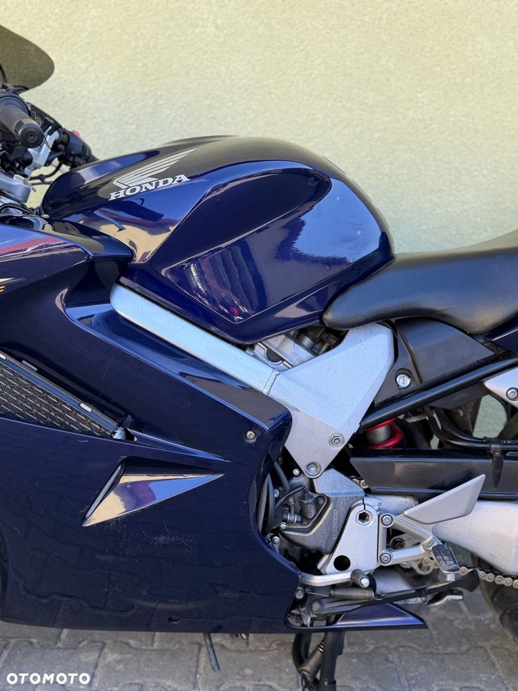Honda VFR - 27
