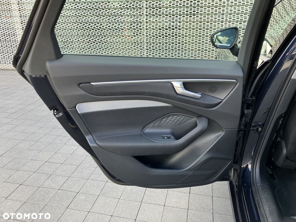 Audi A6 Avant - 32