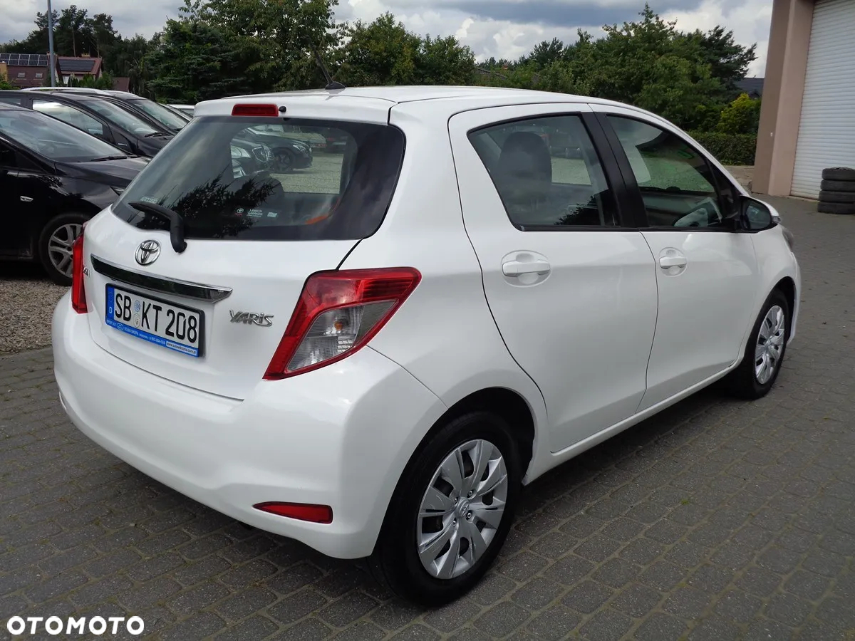 Toyota Yaris - 4