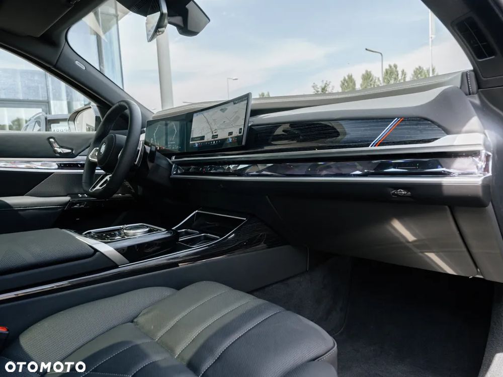BMW Seria 7 740d xDrive - 9