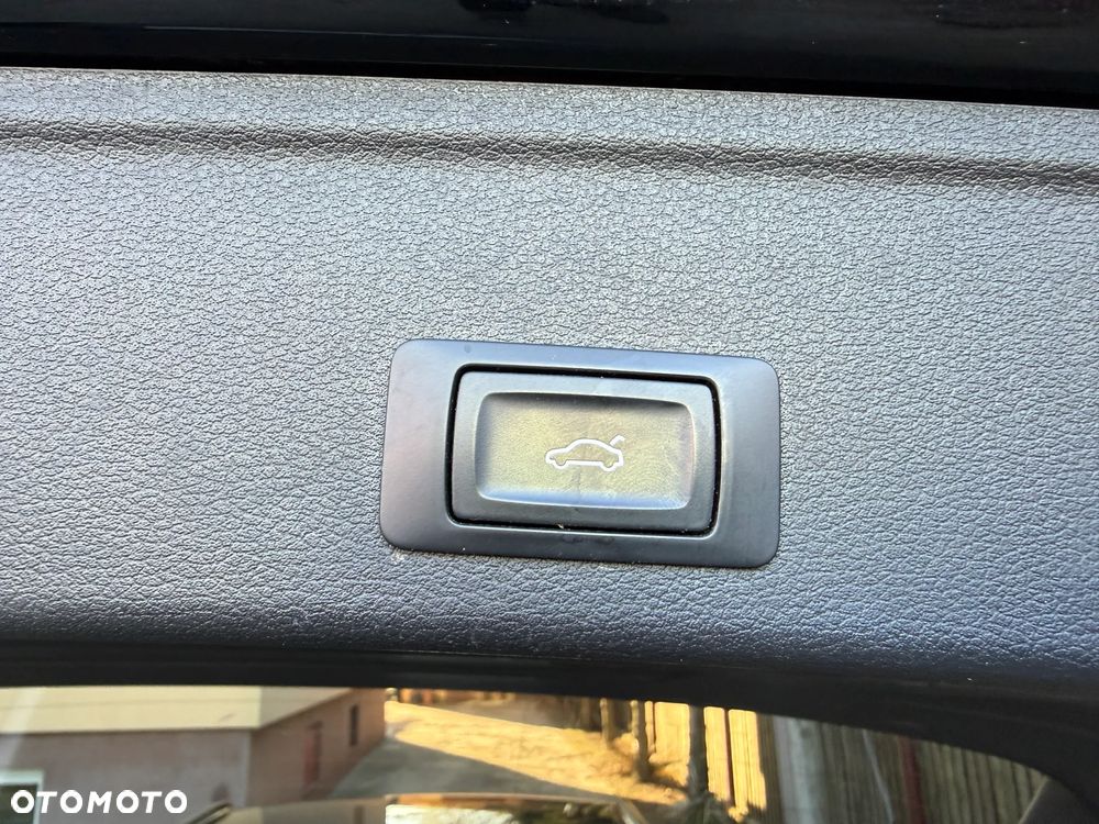 Audi A4 Avant 2.0 TDI ultra S tronic sport - 13