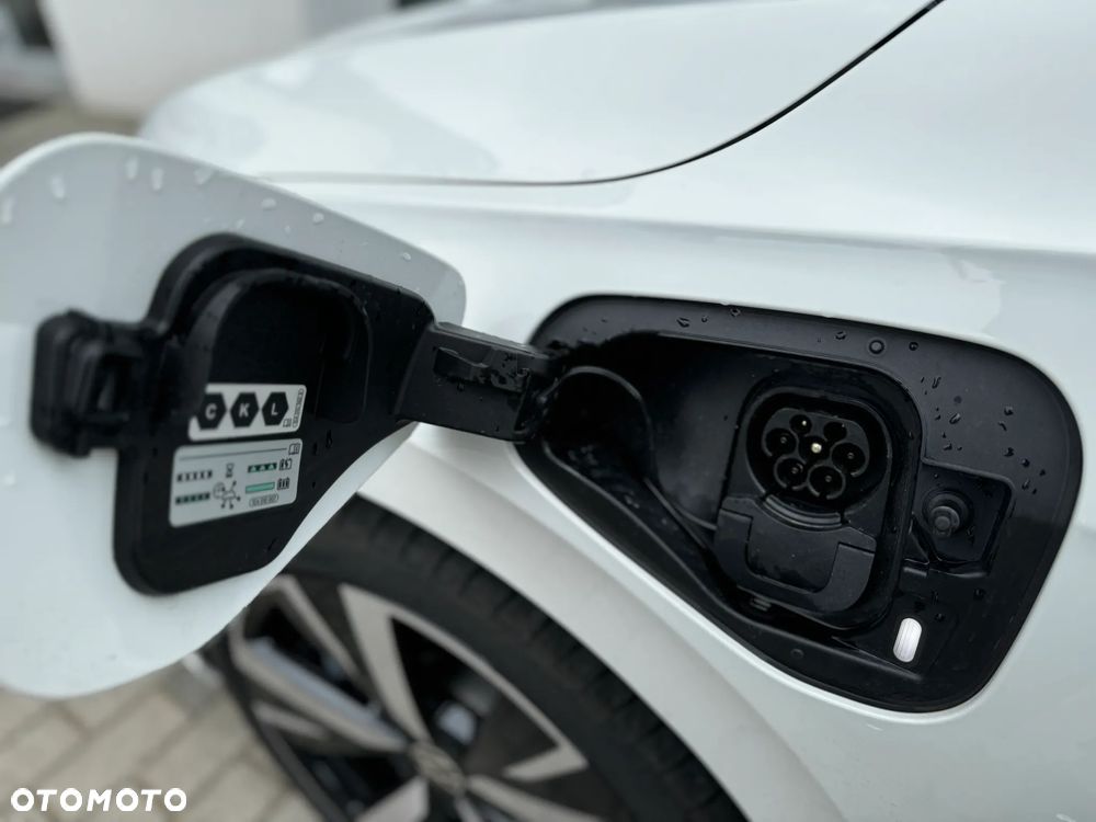 Volkswagen Golf 1.5 TSI EHybrid PHEV 150kW Life Plus DSG - 12