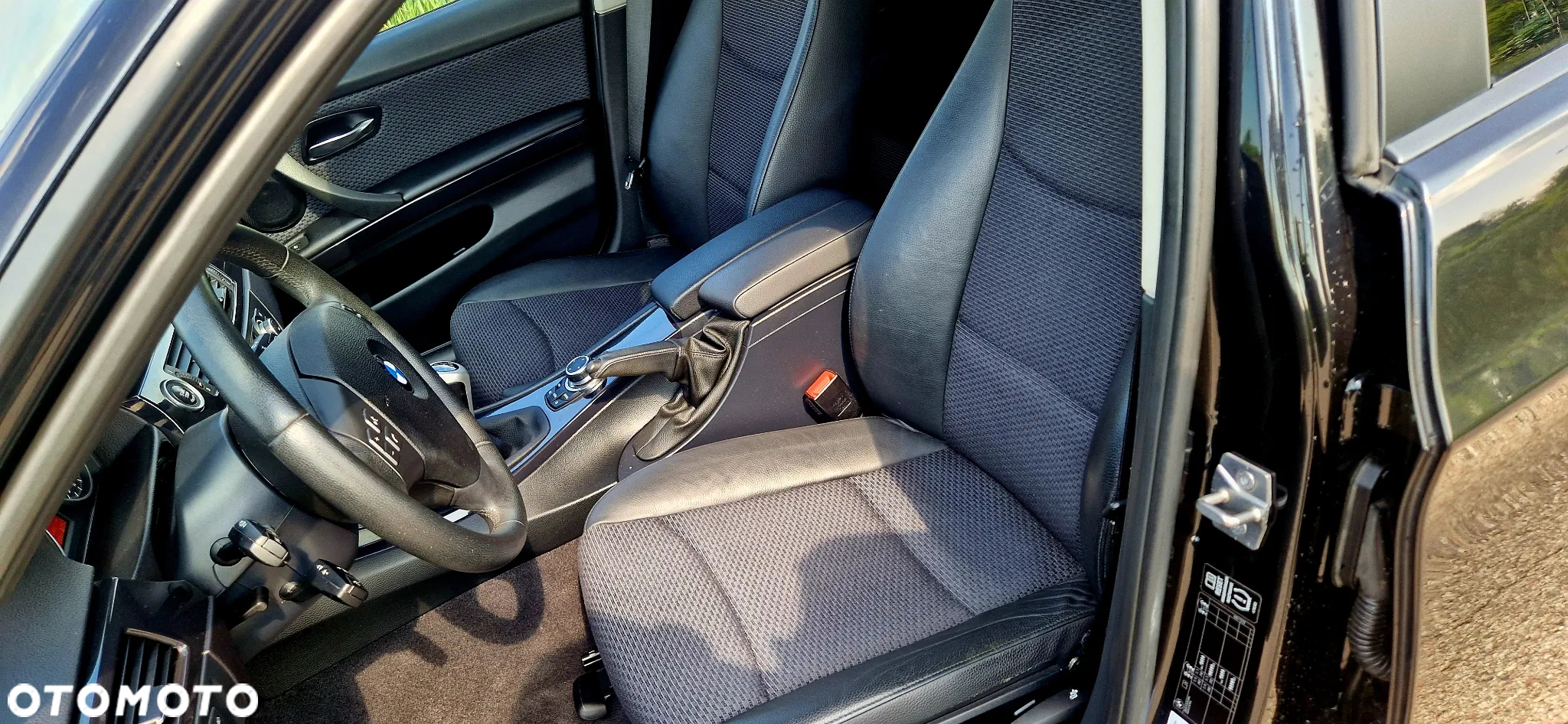 BMW Seria 3 320d DPF Touring - 25