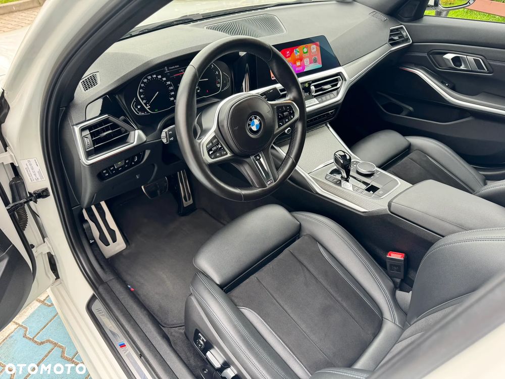 BMW Seria 3 318i M Sport - 12