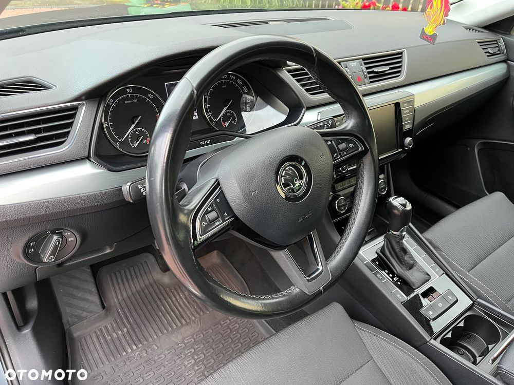 Skoda Superb 2.0 TDI DSG Ambition - 16
