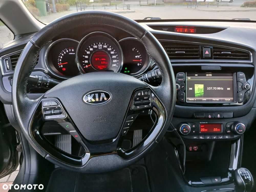 Kia Ceed 1.6 GDI Dream Team Edition - 12