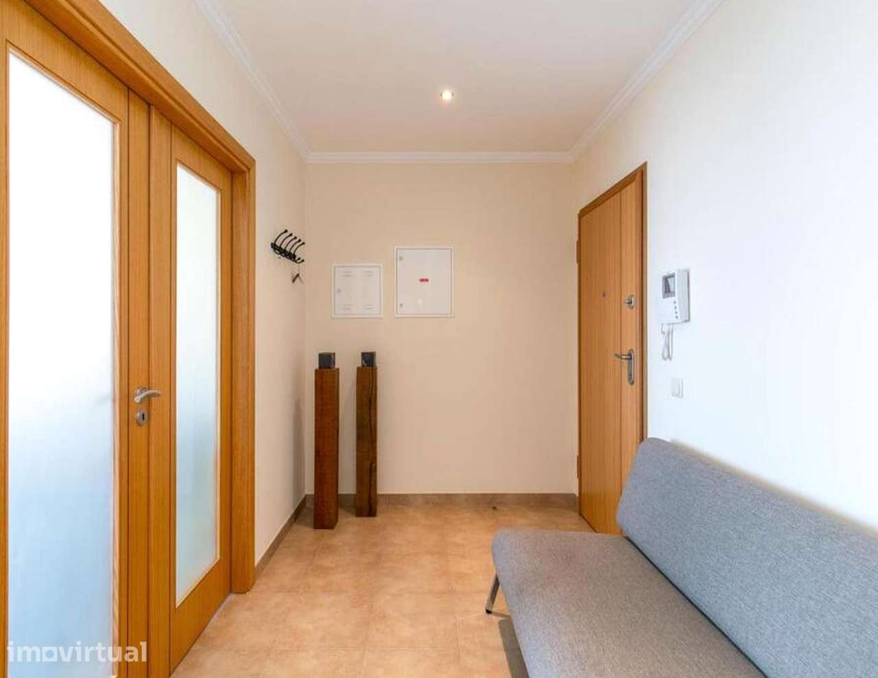 Apartamento T2 com varanda e ar condicionado - Grande imagem: 3/29