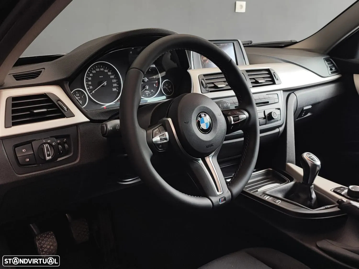 BMW 318 d Touring - 19
