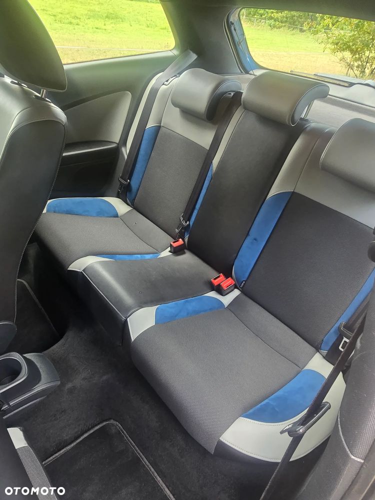 Volkswagen Polo - 11