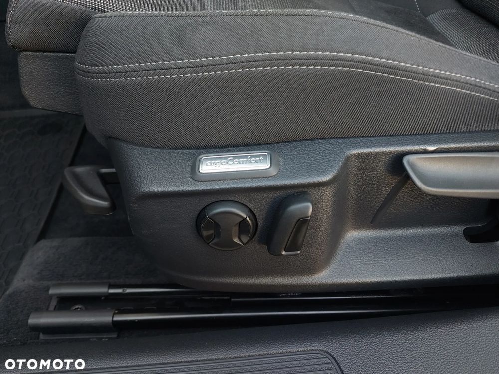 Volkswagen Passat - 18