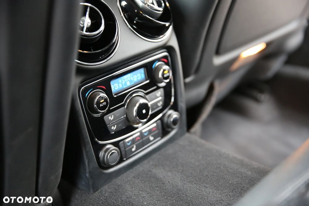 Jaguar XJ 3.0 D V6 Premium Luxury - 23