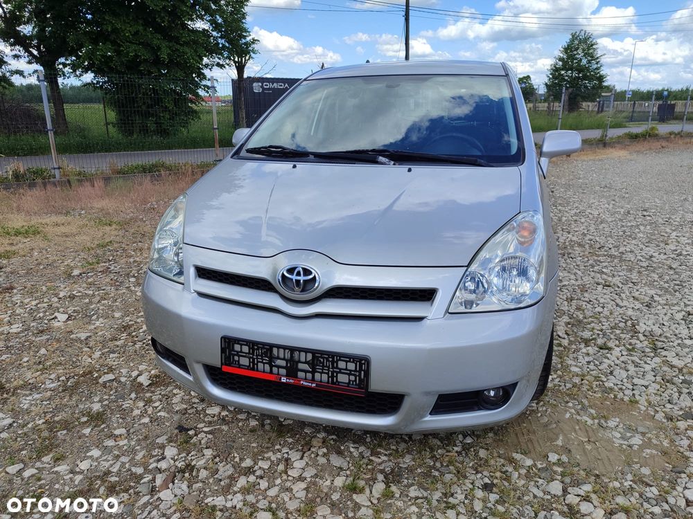 Toyota Corolla Verso - 1