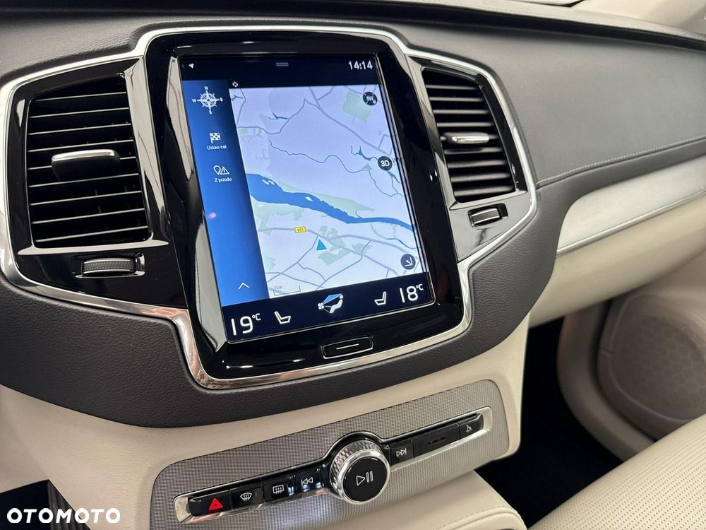 Volvo XC 90 - 25