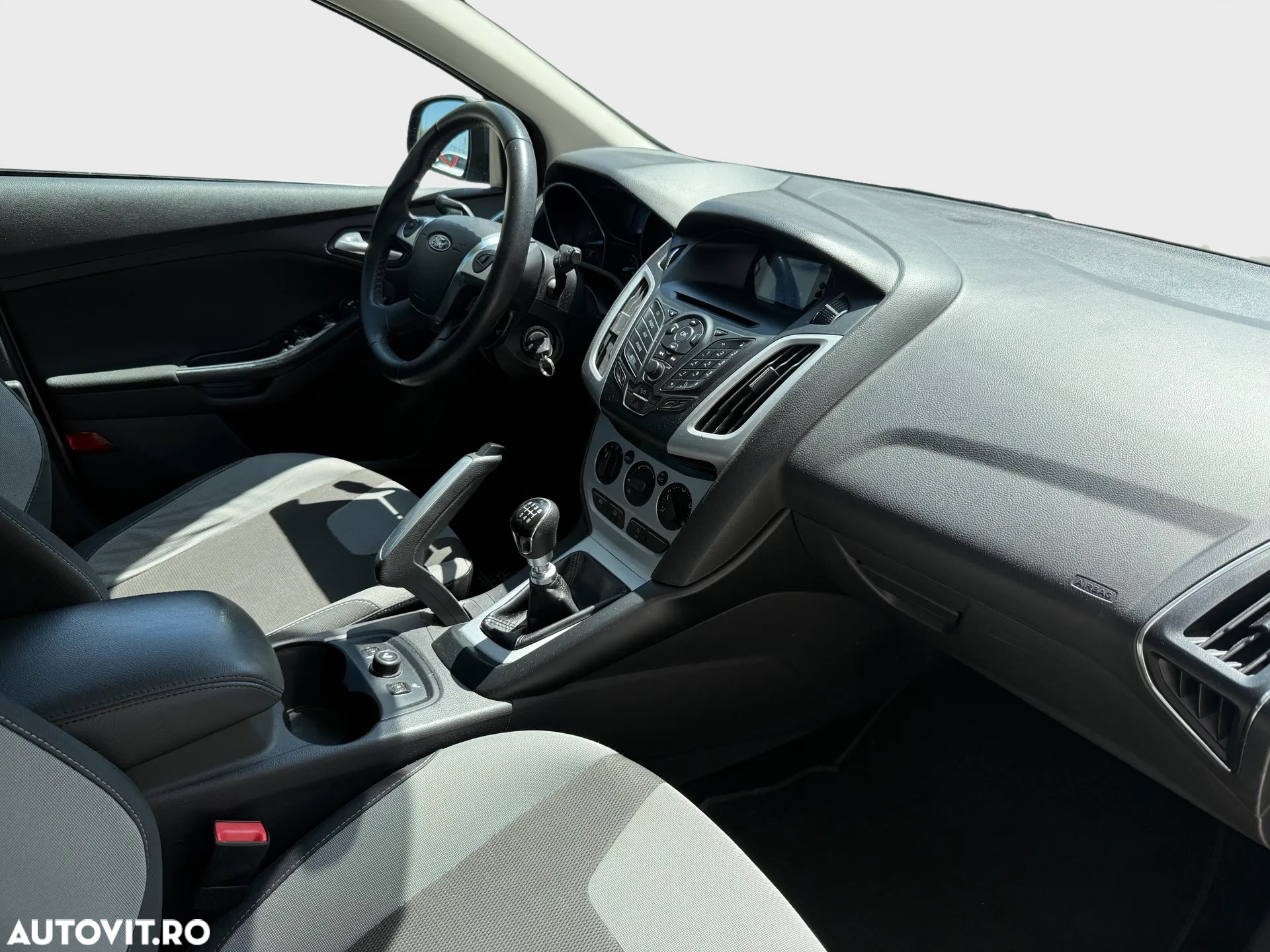 Ford Focus Turnier 1.0 EcoBoost Start-Stopp-System Champions Edition - 8
