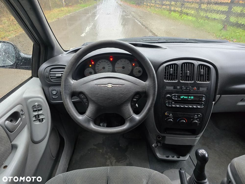 Chrysler Voyager 2.4 SE - 5