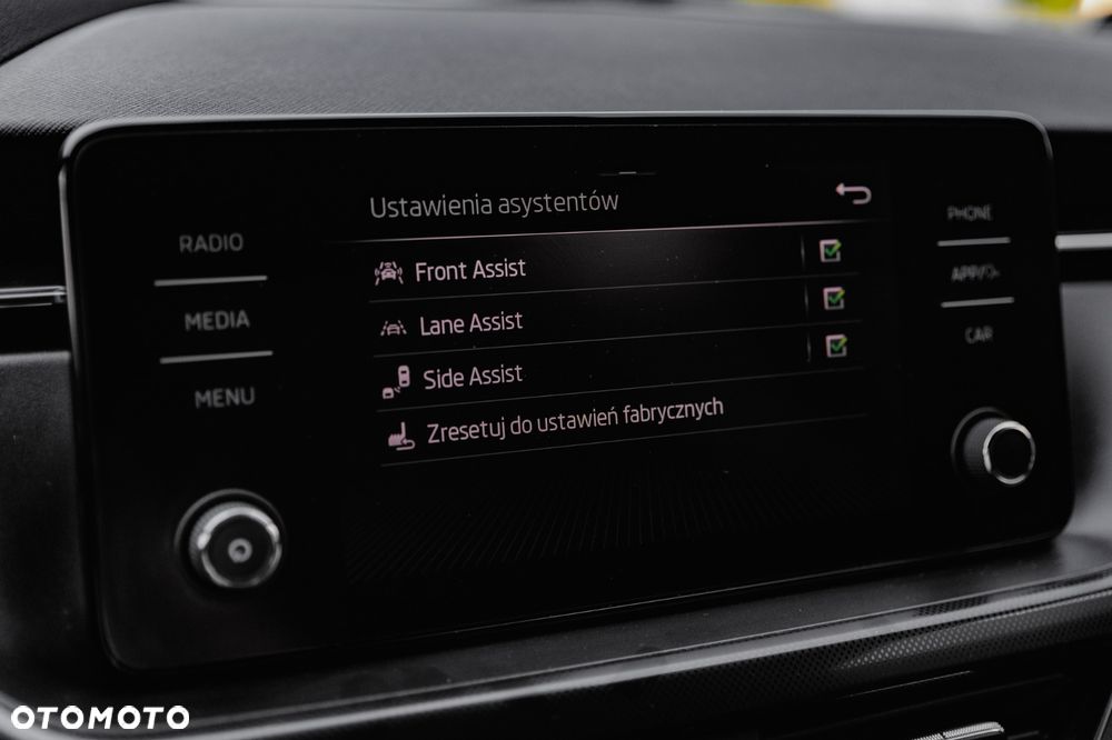 Skoda Scala 1.5 TSI Ambition DSG - 32