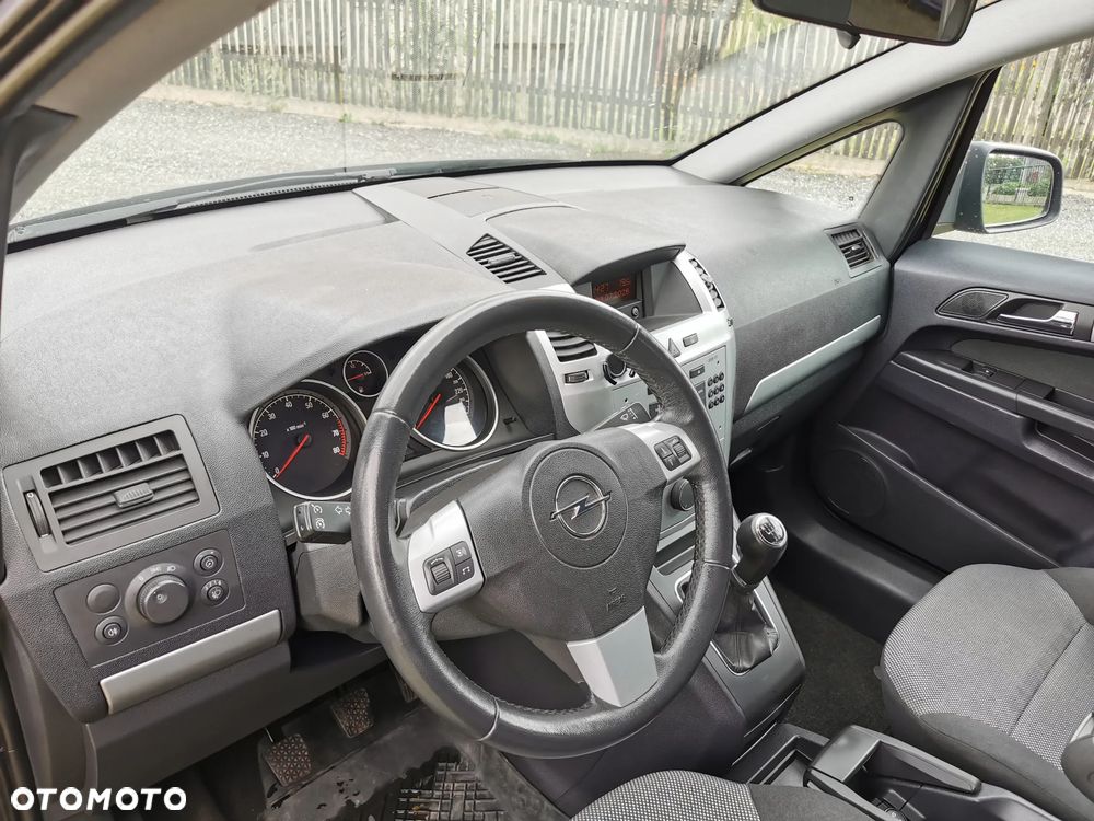 Opel Zafira 1.8 Cosmo EU5 - 28