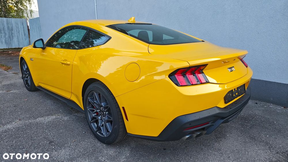 Ford Mustang - 6