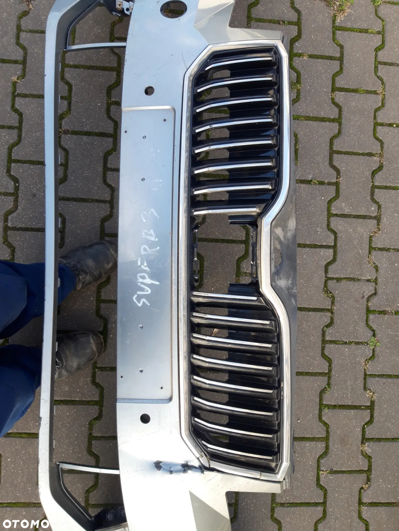 ZDERZAK PAS PR CHŁODNICA SUPERB III LF7M KAROSERIA - 18