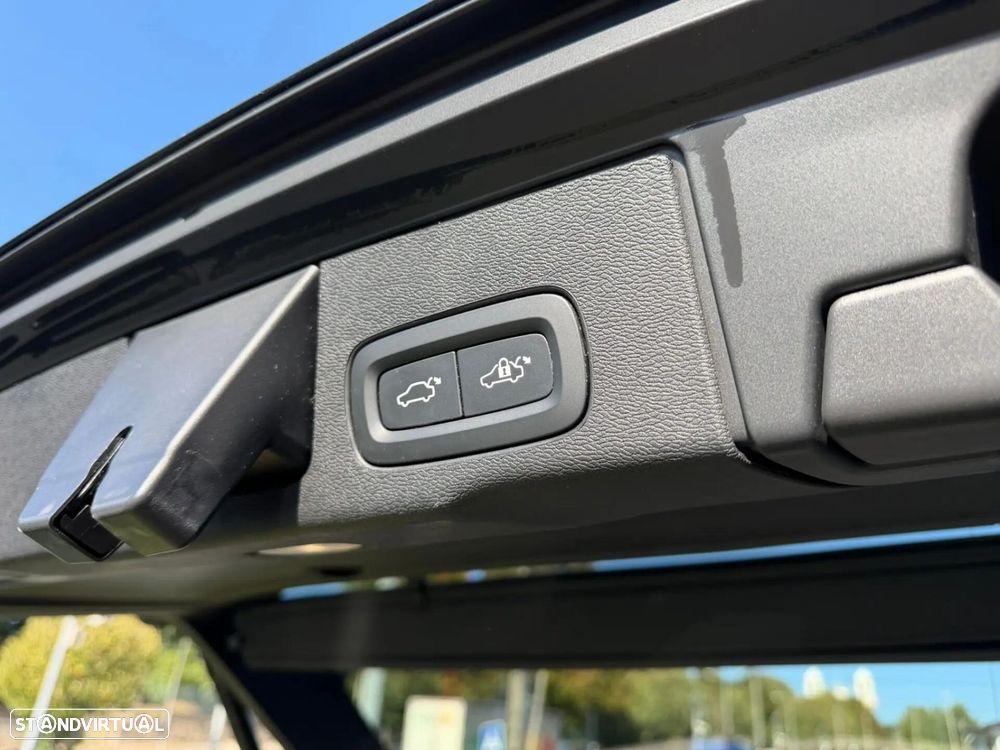 Volvo XC 60 2.0 B4 Plus Bright - 53