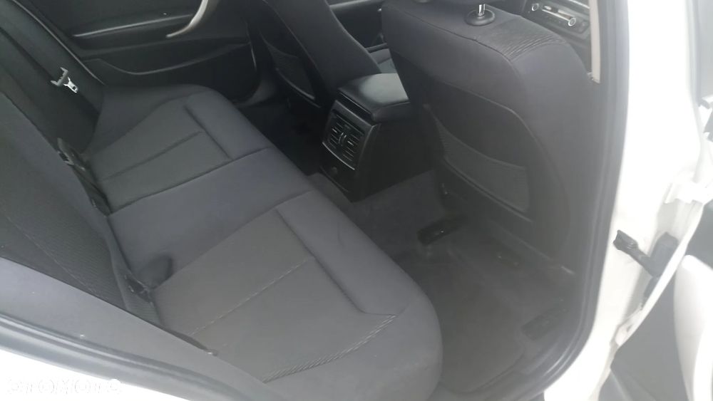 BMW Seria 1 116d - 14
