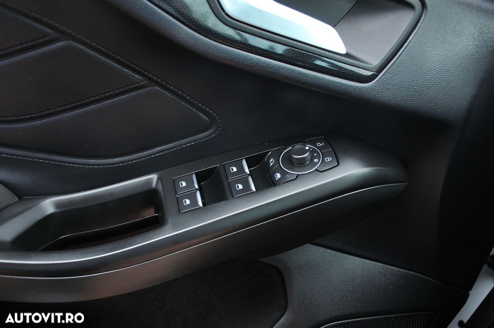 Ford Focus 1.5 EcoBlue ST-Line - 33