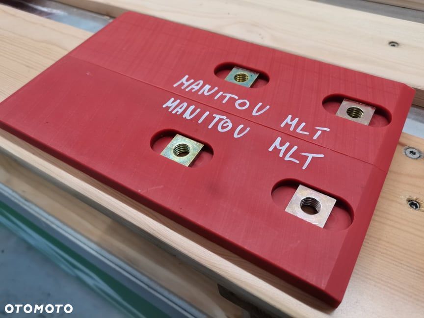 Ślizgi masztu Manitou MLT .... {Komplet} - 3