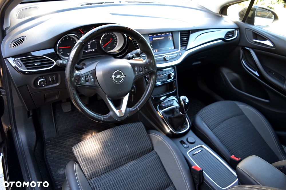 Opel Astra 1.2 T Elegance S&S - 9