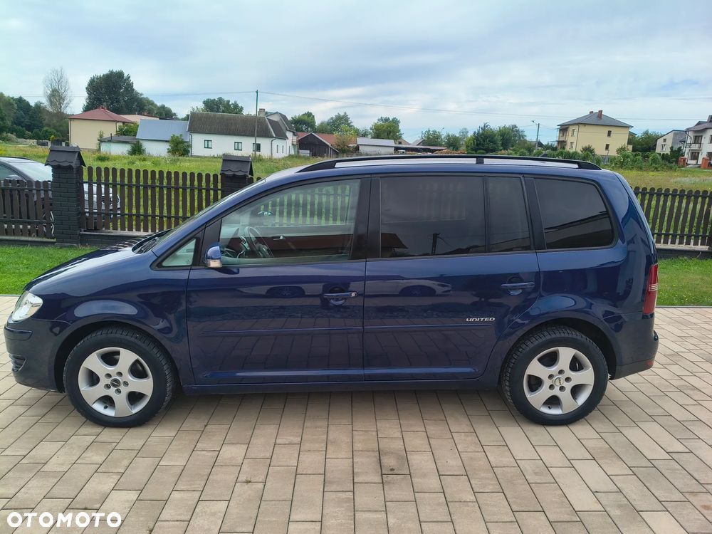 Volkswagen Touran - 4